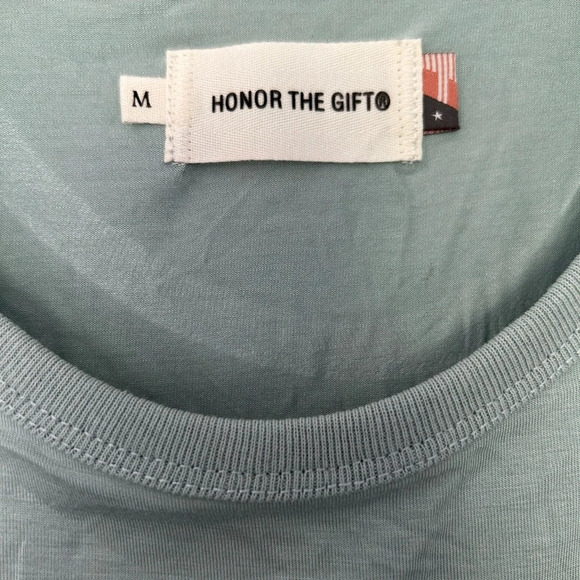 NWT medium sage Seeing Stars Honor the Gift crop short sleeve tee. - Picture 3 of 3